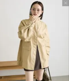 スタンドカラー フェイクレザー ブルゾン ベージュのサムネイル