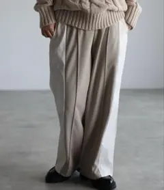 プリーツ ワイドパンツ