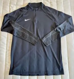 NIKE ドリルトップ