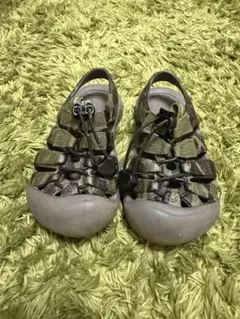 KEEN 子供用サンダル　グリーン　迷彩　サイズ15センチ