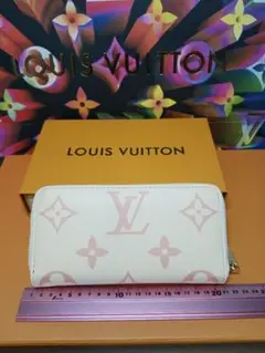 LOUIS VUITTON モノグラム長財布 ホワイト/ピンク　ノベルティー品