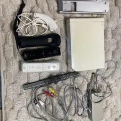 Wii本体とコントローラー2つセット