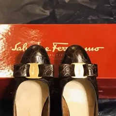 Ferragamo フェラガモ ヴァラ 6C / 23.5 型押し ブラウン 靴のサムネイル