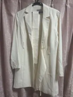 H&M ベルト付きホワイトジャケット
