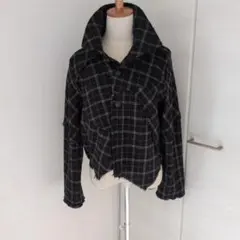 黒とグレーのチェック柄長袖