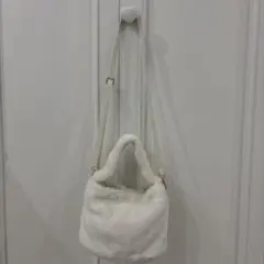 INGNI ホワイト ファーバッグ ショルダーバッグ ハンドルバッグ スナ系