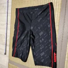 新品 NIKE 競泳水着 ブラック/レッド 立体成形インナー付き