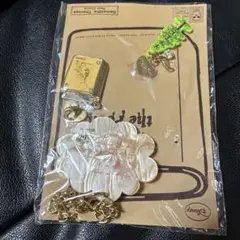 新品未使用】Samantha Thavasa ペコちゃん キーホルダー - メルカリ