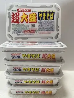 ペヤング ソースやきそば 塩ソース 超大盛 HALF&HALF　１つのみの販売 ペヤング ソースやきそば 塩ソース 超大盛 HALF&HALF 1つのみの販売