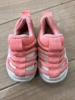 Nike ピンク サンダル