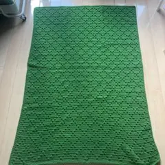 ハンドメイド　手編み　かぎ針編み　緑色 透かし大判編み物　膝掛け　ブランケット