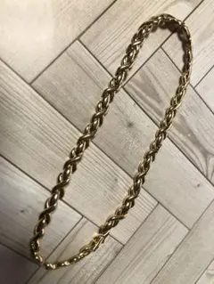 ゴールド風　ネックレス ツイストデザイン　男女兼用