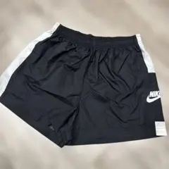 Nike ナイロンショートパンツ 黒/白　ブラック　ナイキ　ハーフパンツ
