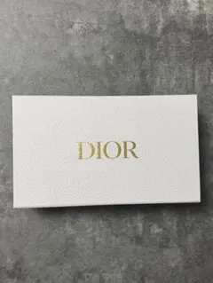 Dior ギフトボックス　緩衝材付き
