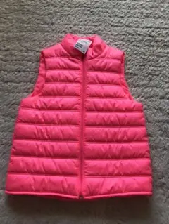 新品未使用H&Mピンク蛍光ベスト120/130サイズ