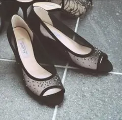 アルネセブントゥエルブサーティービジューウェッジヒールパンプス