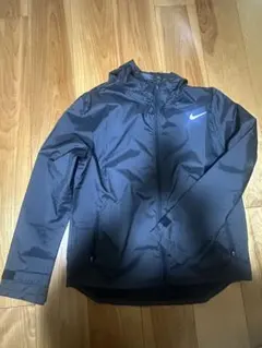 ナイキエッセンシャル ウィメンズ ランニングジャケット　nike