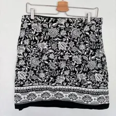 美品 タルボット スカート 総柄 花柄 10 L〜XL バンダナ柄 黒白のサムネイル