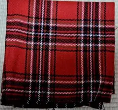 赤いタータンチェック ウール生地 約150cm x 72cm