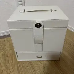 コスメボックス　ニトリ　ホワイト