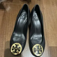 お値下げ　TORY BURCH パンプス ブラック ゴールドロゴのサムネイル