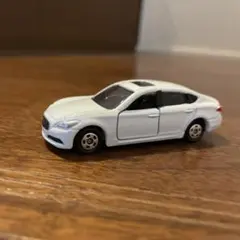 非売品 トミカ 日産シーマ ホワイト ミニカー
