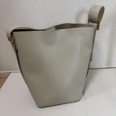 ZARAショルダーバッグ