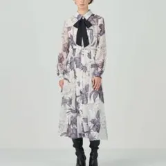 【訳あり美品】グレースコンチネンタル　ボウタイロゴフラワープリントワンピース
