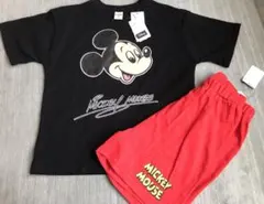 【新品、タグ付】ディズニー　ミッキー　セットアップ　Tシャツ　短パン　120cm