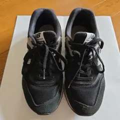 ニューバランス スニーカー