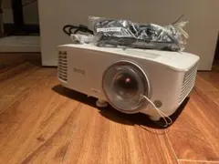 BenQ TH671ST プロジェクター本体・予備ランプ・天吊金具付 - メルカリ