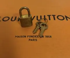 LOUIS VUITTON カデナ パッドロック＆キー 2個 ゴールド 南京錠 - メルカリ