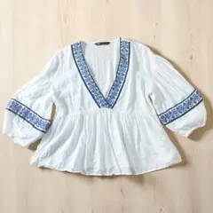 ZARA 刺繍 ブラウス Vネック 七分袖 ホワイト ブルー系