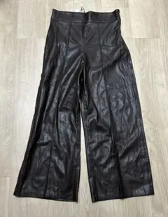 신품 미사용 タグ付き！ZARA♡フェイクレザー ワイドパンツ ブラウン
