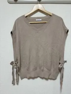 ベージュ Vネック ニットベスト 春ベスト