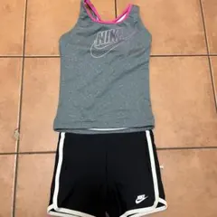 Nike キッズ水着 タンクトップとショートパンツセット