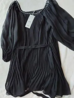 イング　トップス　ブラック　プリ−ッ　新品　タグ付きのサムネイル