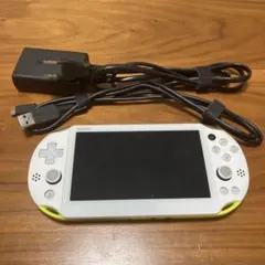 【早い者勝ち】動作確認済PS Vita PCH-2000 本体 電源アダプター付