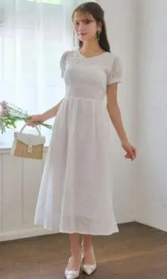 りぼん付きコットンフラワー刺繍レースワンピース　オフホワイト