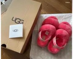 UGGのファーサンダル　ピンク
