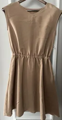earth ベージュ ノースリーブワンピース M