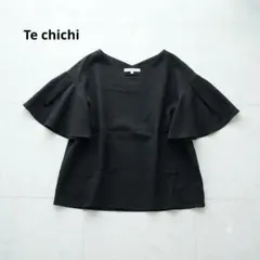 ​Te chichi テチチ Vネック 半袖カットソー 綿混 フレアスリーブ 黒のサムネイル