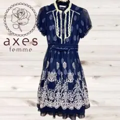 axes femme ネイビー 花柄フロッキープリント半袖ワンピース