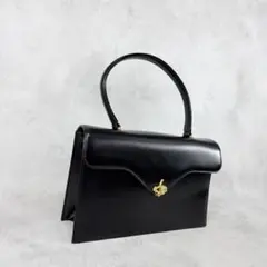 Item thumbnail for item ef36c33f-3dd6-44d2-b8fe-dd9e058b590a