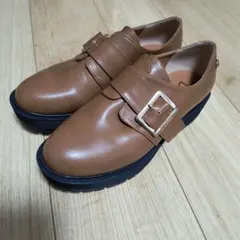 ブラウン バックル付き ローファー