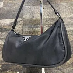 PRADA アクセサリーポーチ　ハンドバッグ　ナイロン　ブラック　三角ロゴ