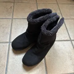 ノースデイト レディースブーツ　暖かくて滑りにくい