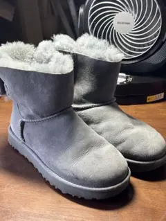 【訳あり】UGG アグ ムートンブーツ アリエル グレー 24cm