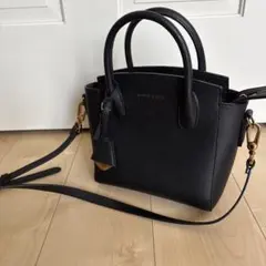 CHARLES & KEITH ブラックハンドバッグ