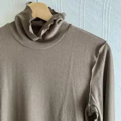 ブラウン ハイネック